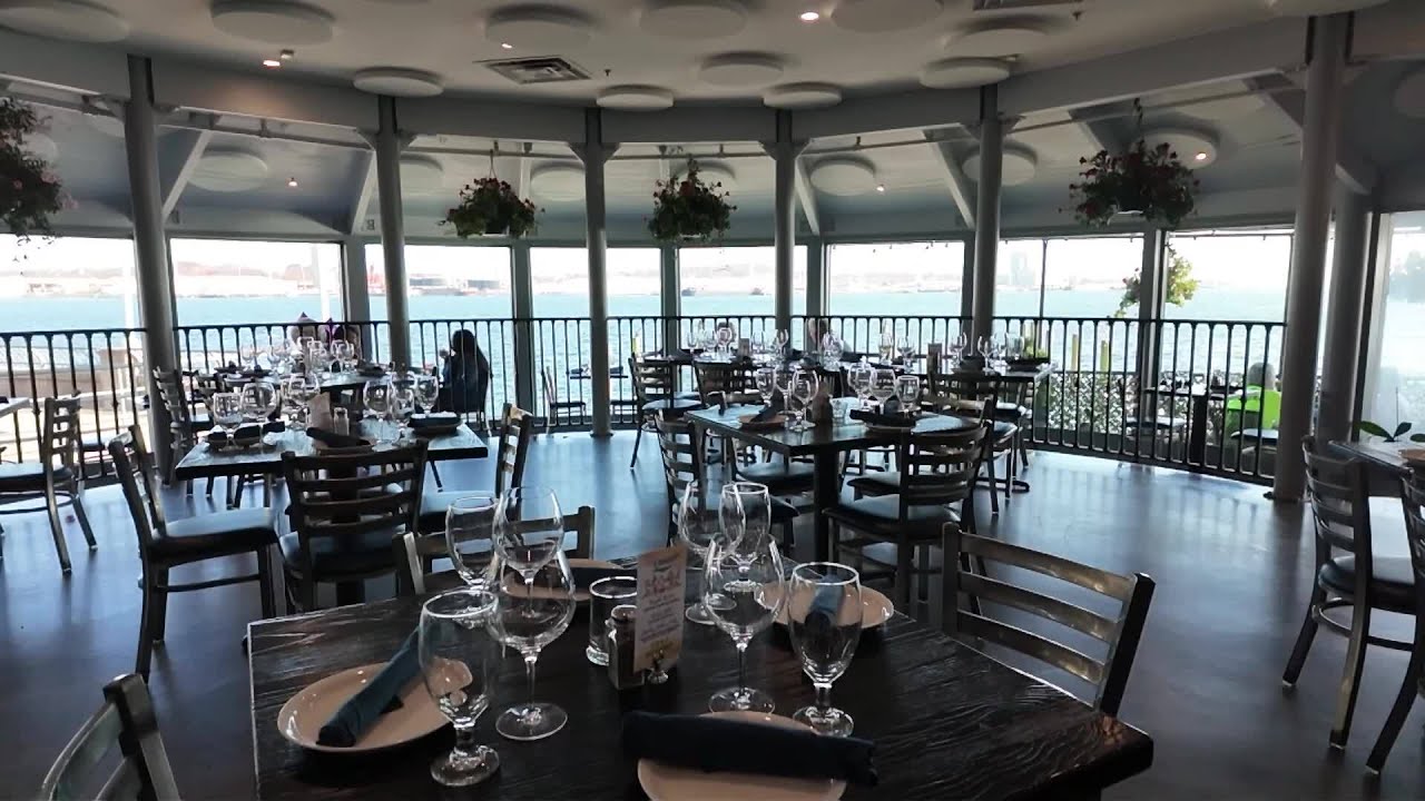 Il Gabbiano: Roman Cuisine & Stunning Waterfront Views