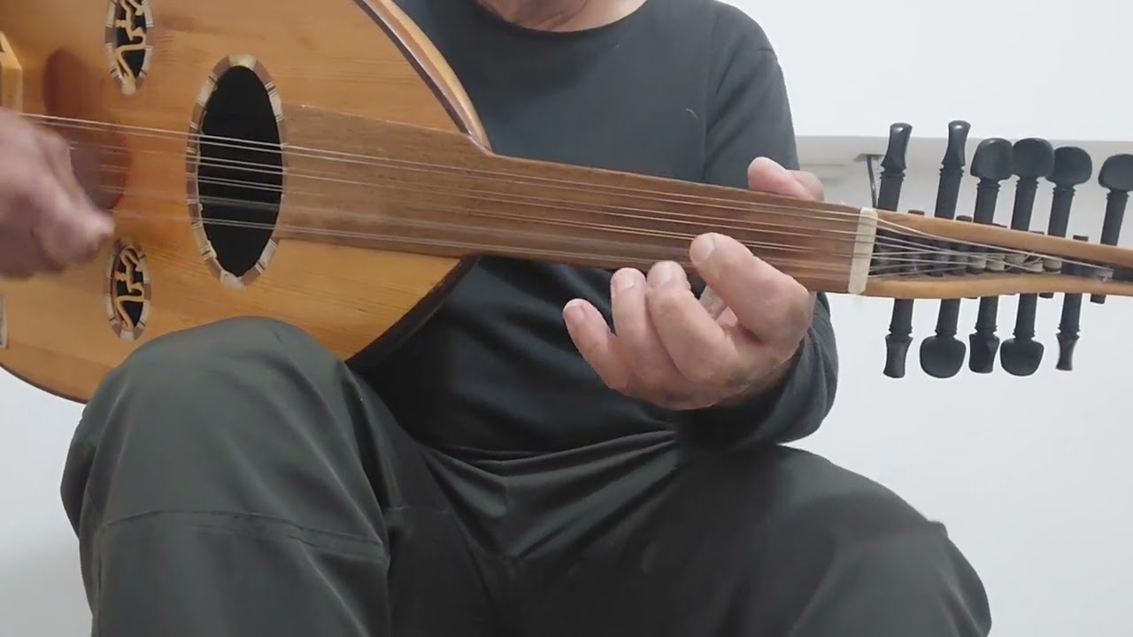 يا حليوه فريد الاطرش  العود مش كثير  جيد  ..لكن هذا اللي كان موجود ..ماهل وهبه