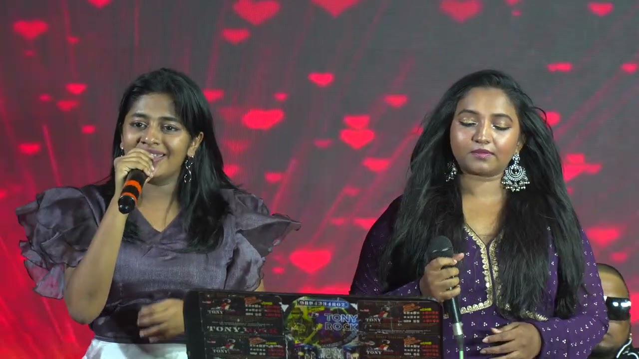Mutha Mazhai Song Live Singer #praniti 