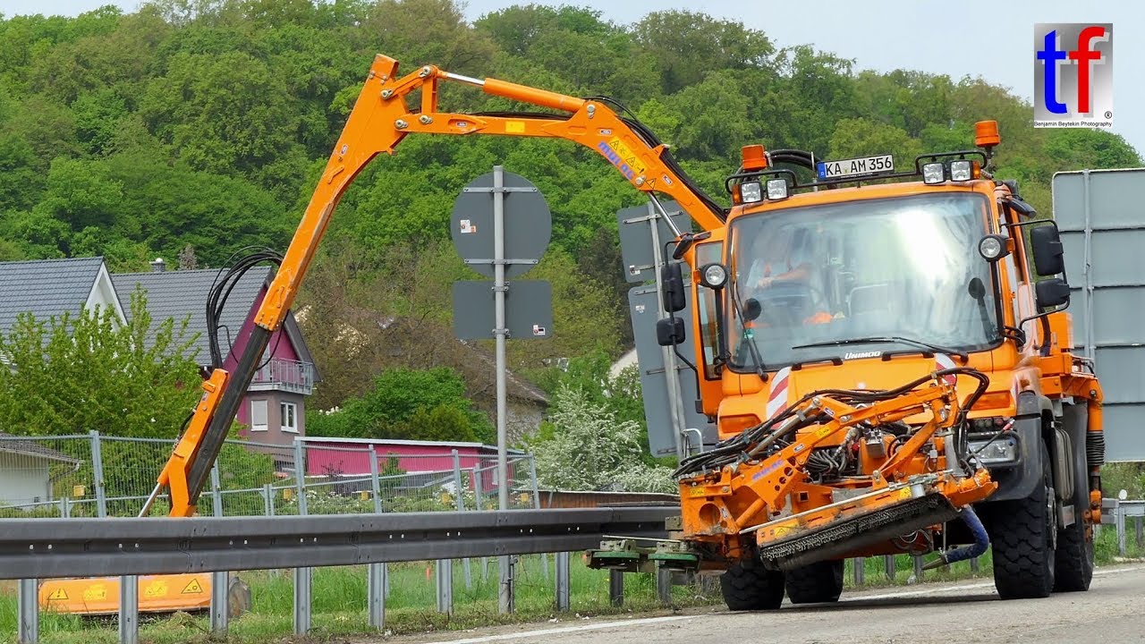UNIMOG U500 Mulag Power Arm Roadside Mowing / Auslegermäher, A 8 Pforzheim, 2018.