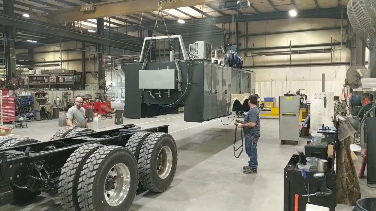 STE9350 Summit body mounted on chassis