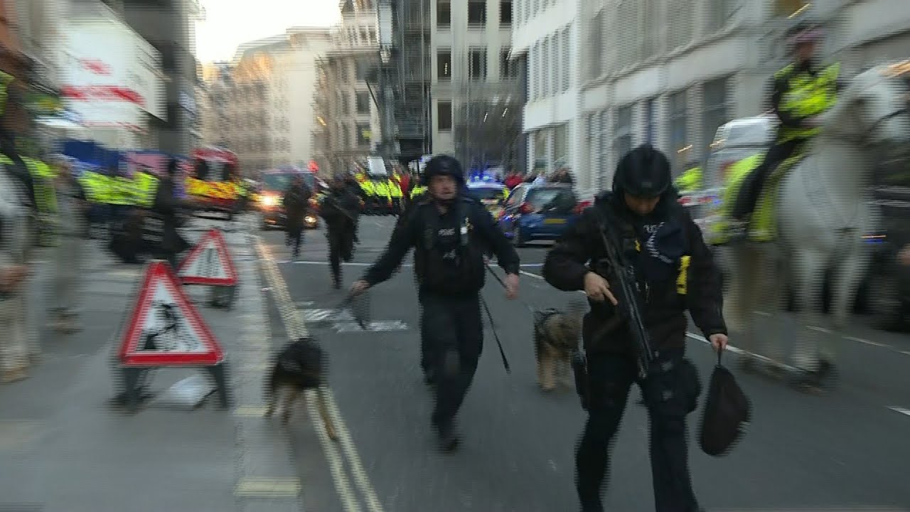 Stichwaffen-Angriff in London: Polizei sieht Terror-Hintergrund | AFP