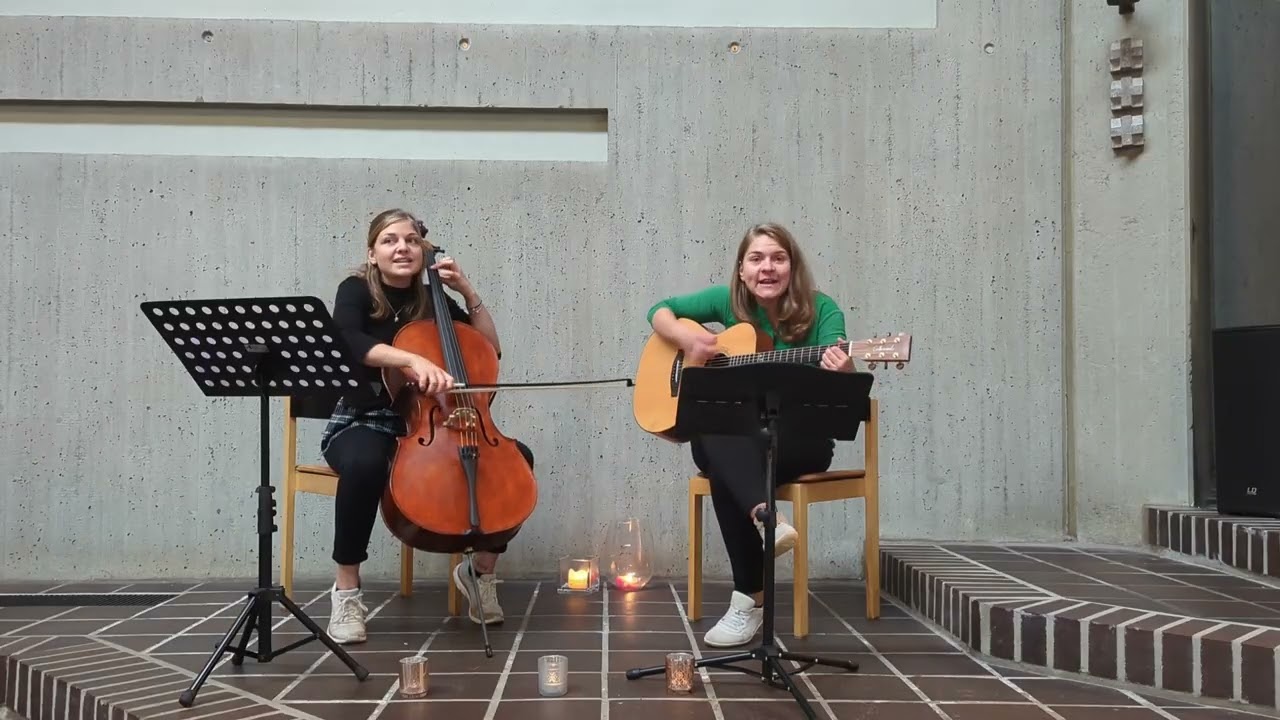 Jana-Lea & Alisa-Ramona - Leave A Light On