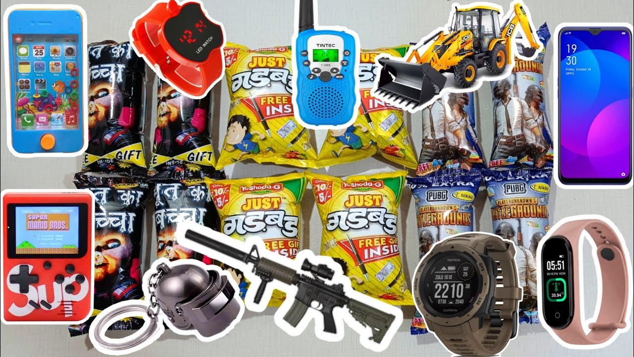 Latest collection of snacks with free gifts inside ! Moj ho gai aaj to , itne mehnge gifts nikle😍🥰
