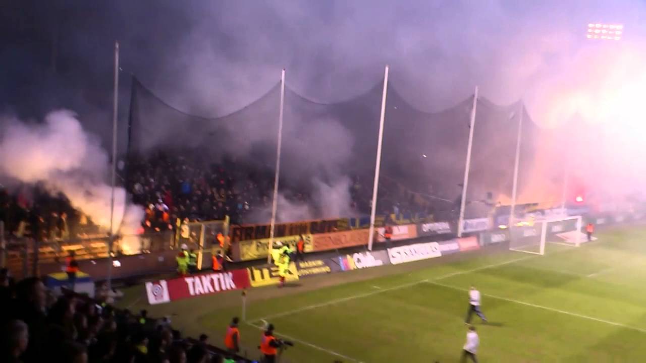 AIK - MFF 2012 Bengalbränning inför andra halvlek