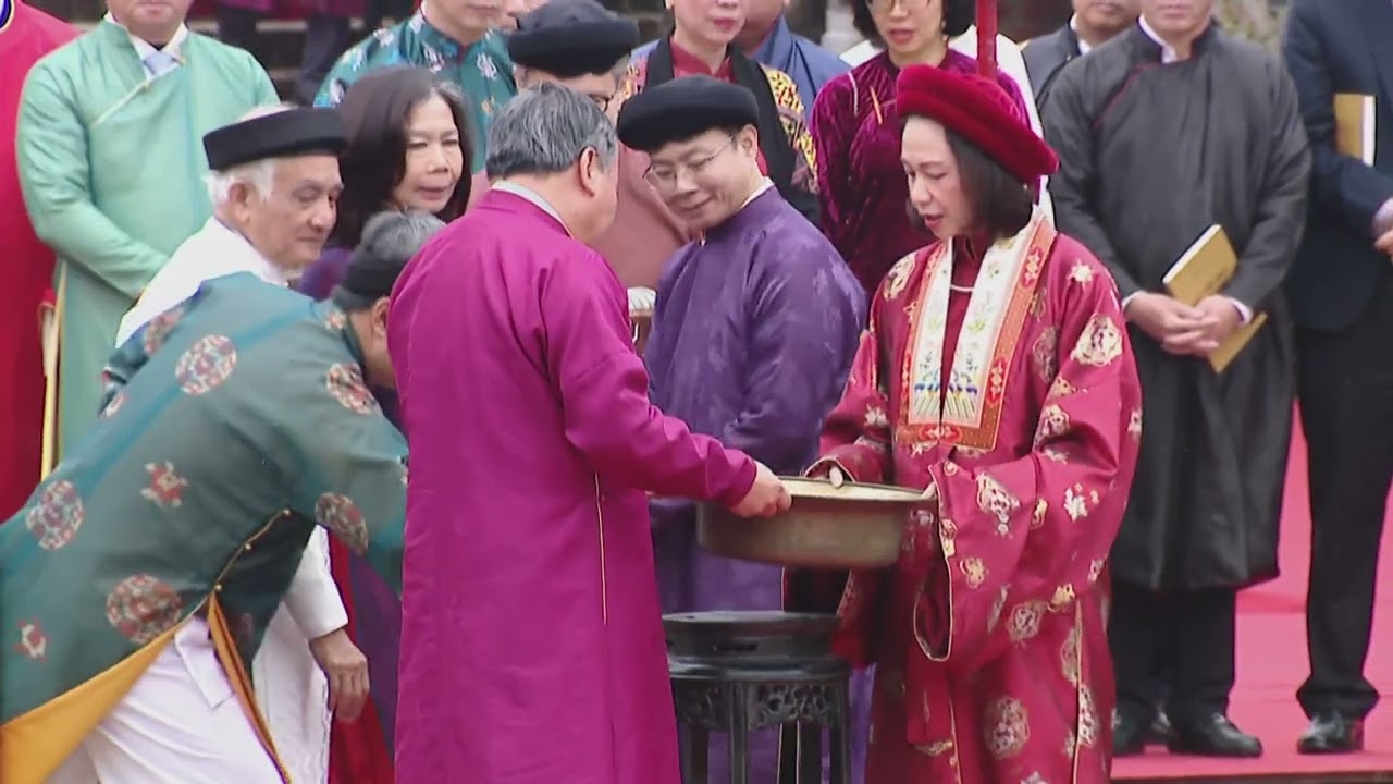参与“送旧迎新”礼仪，了解古代宫廷春节的传统文化