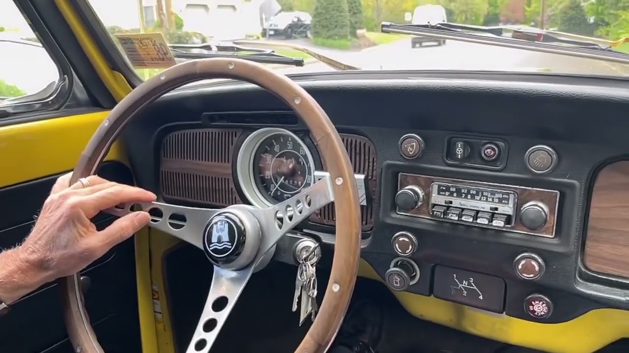1971 VW Beetle - driving