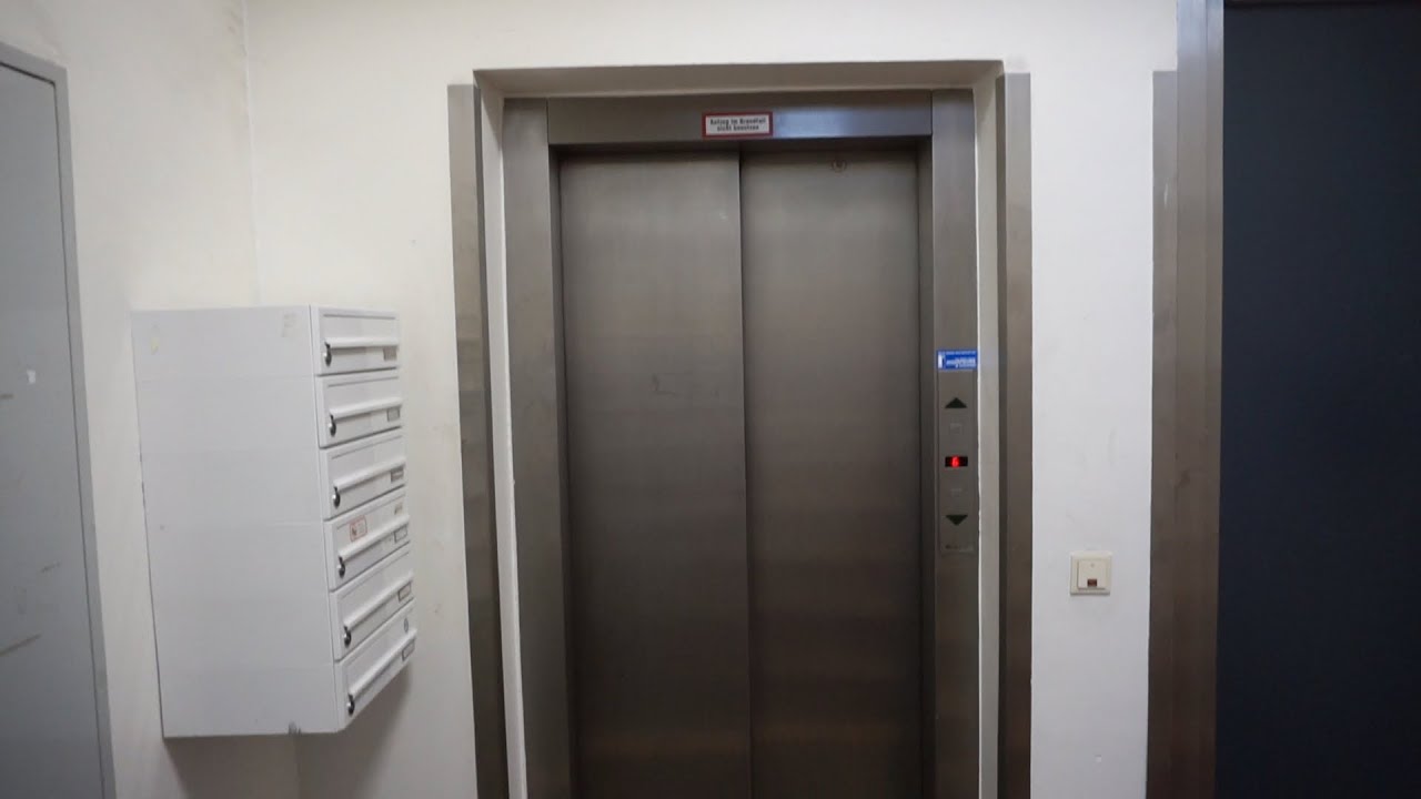1994 Doppelmayr traction passenger elevator @ Wilhelm-Greil-Straße 25, Innsbruck, Austria
