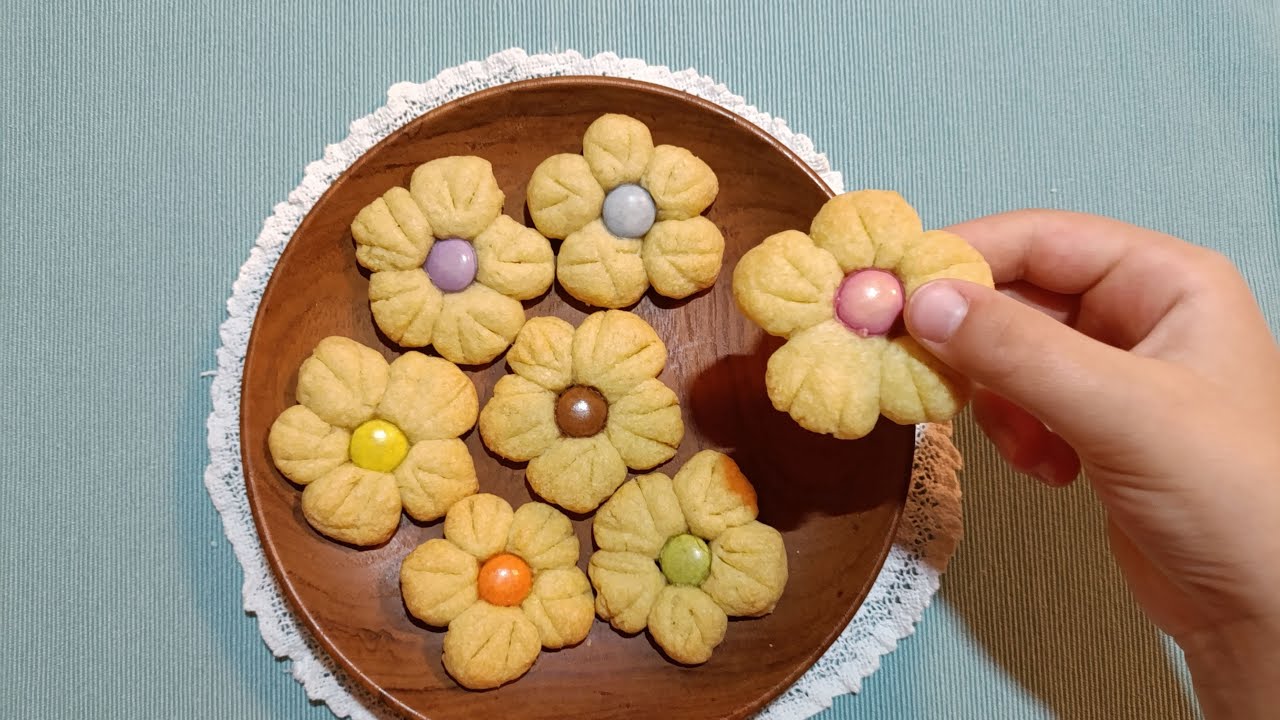 Blumenplätzchen backen