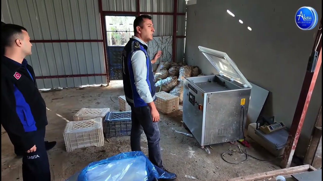 Mide Bulandıran Görüntü! Aksu’da Merdiven Altı Gıda Skandalı