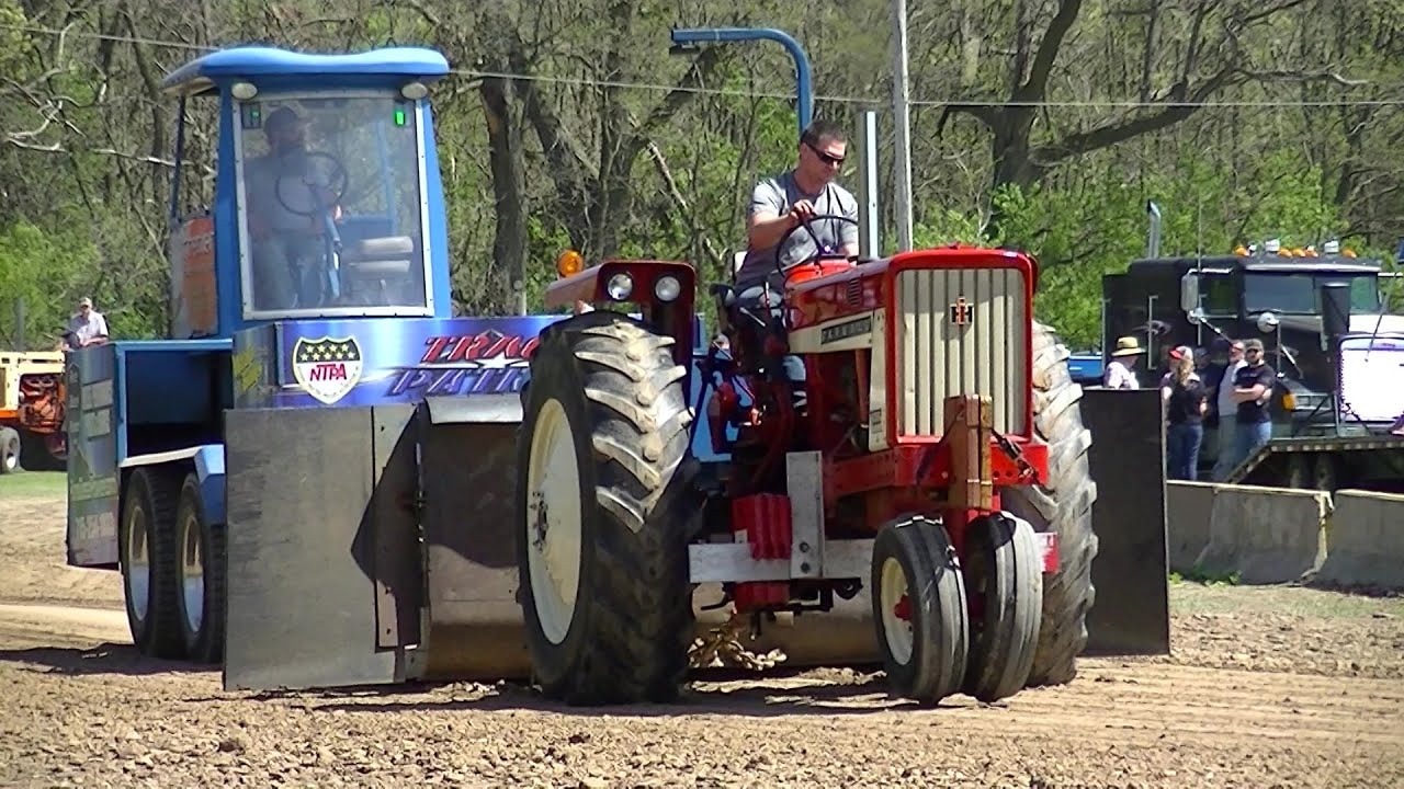 7500/8500# Farm Stock Tractor Pulling
