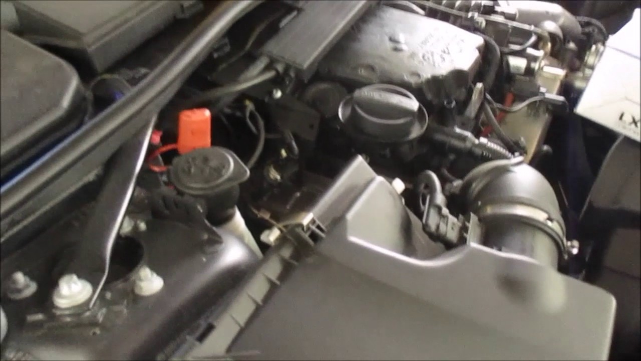How to replace the air filter on bmw e90 320d 2010
