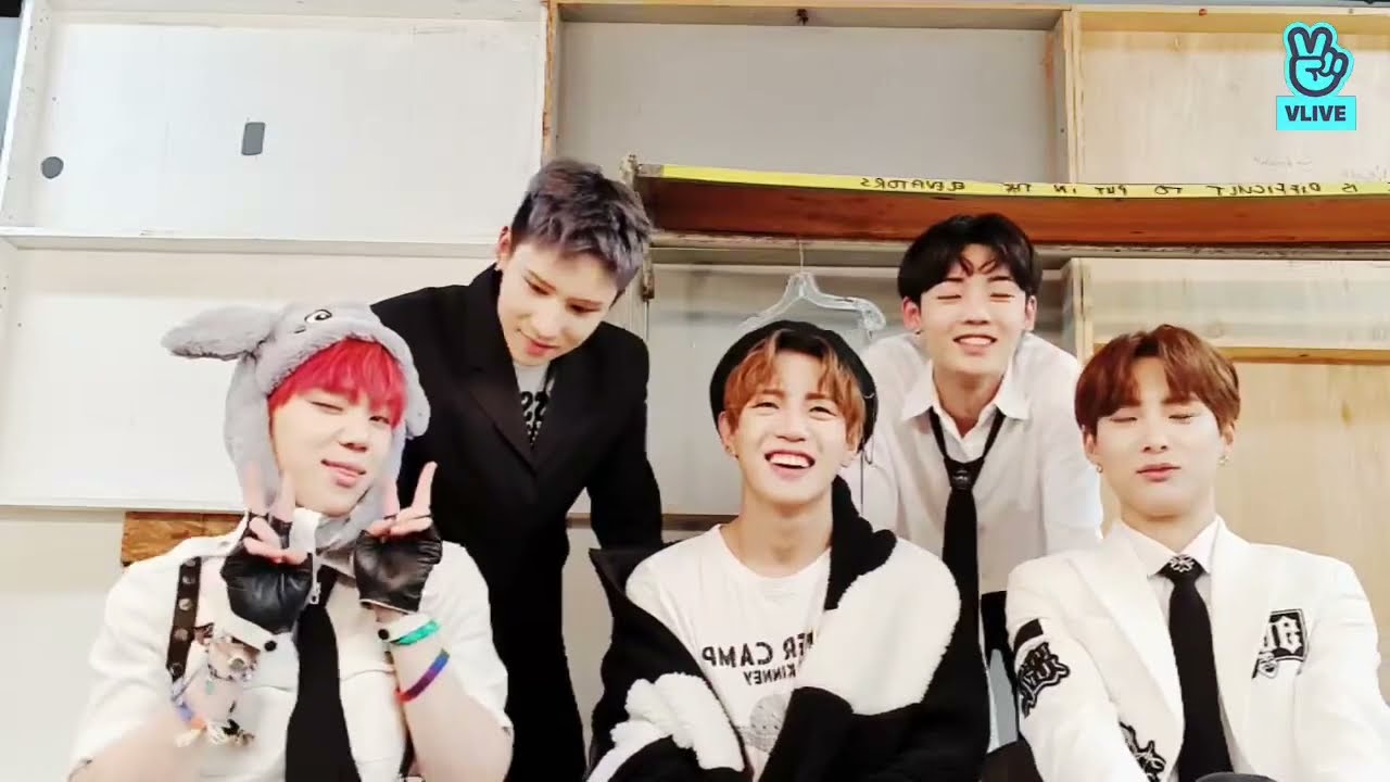 Look at Byeongkwan 😭 • A.C.E vlive 2019.12.10 [eng sub] 에이스