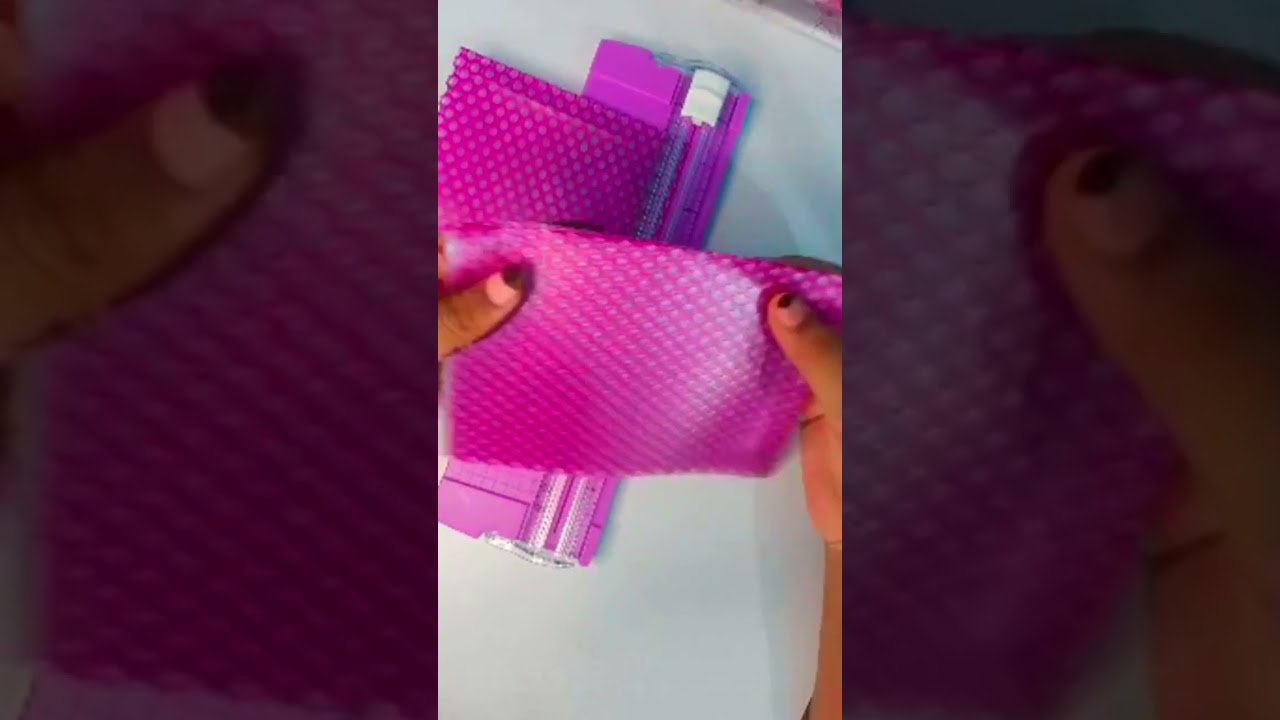как нарезать целлофановые листы для конуса с хной на хинди _ Бесплатное занятие по мехенди, день 1