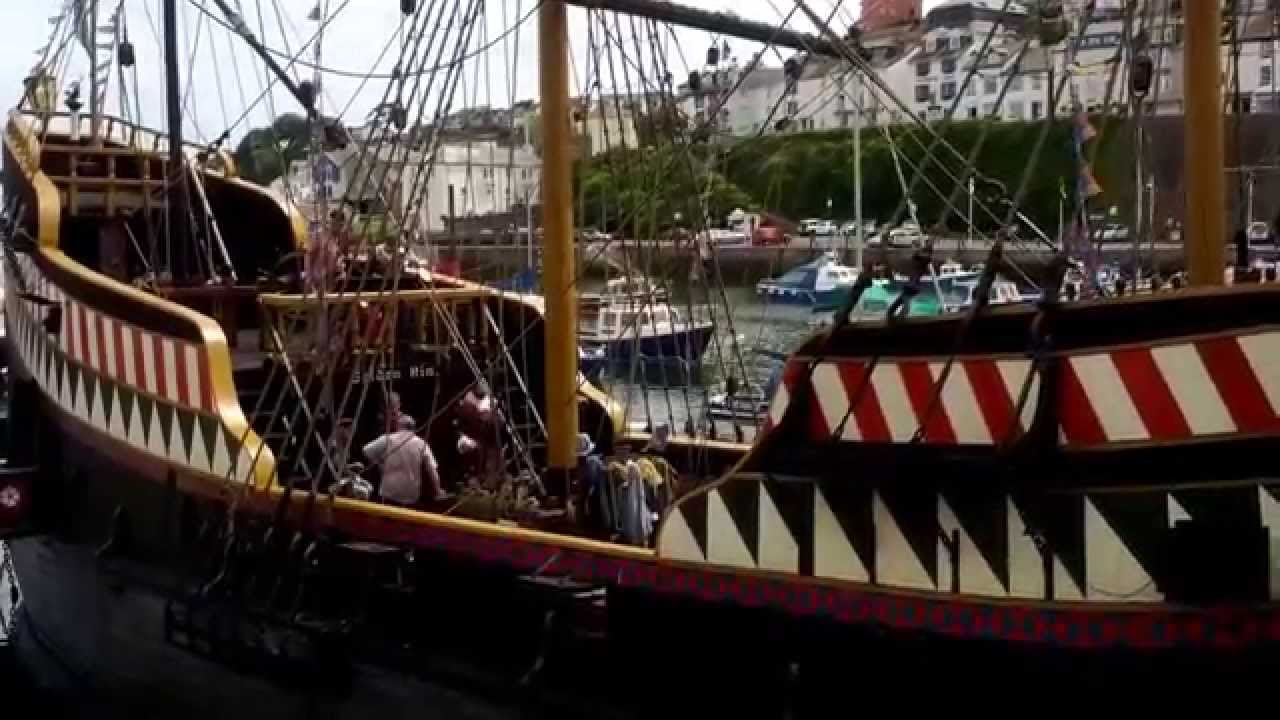 THE GOLDEN HIND - BRIXHAM DEVON UK - TOURIST DESTINATION