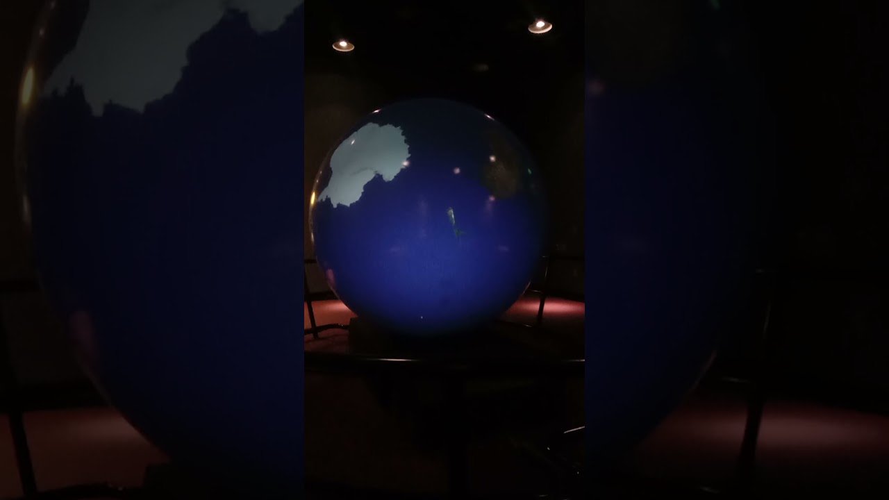 📍👆Earth🌍in the California Science Center in Los Angeles 