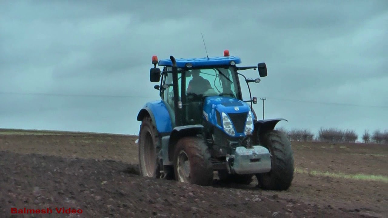Ploughing with New Holland T7.235 and Six Furrow.
