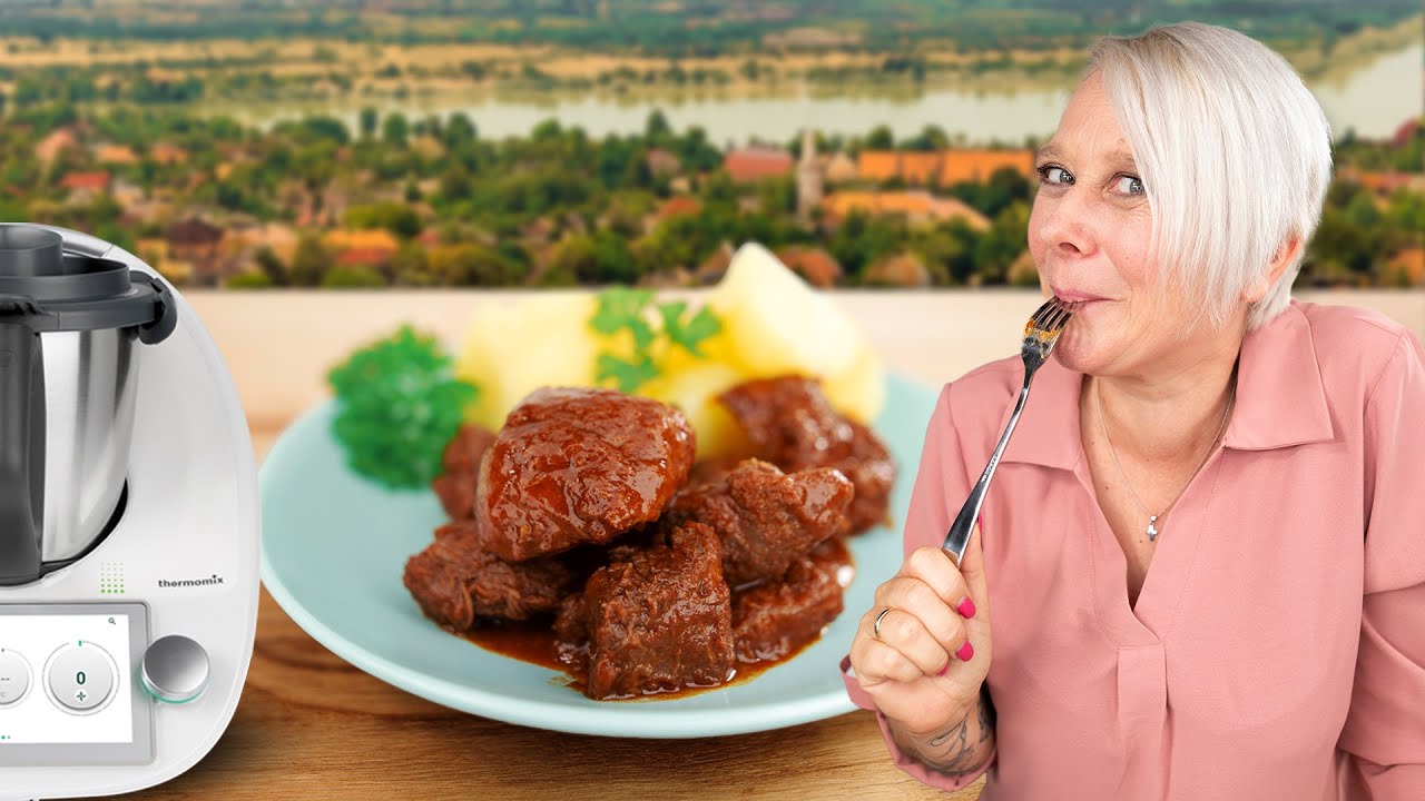 Schneller als früher: Die Zaubernixe zeigt ihr ORIGINALES Gulasch Rezept | Thermomix® Kochrezept