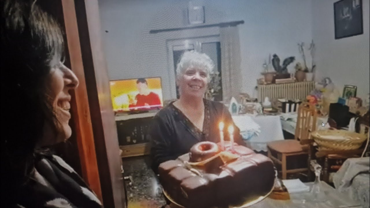 Μαμά είναι μόνο μία. Χιλιόχρονη ...το χρόνο που δεν τον έχεις  δουλεψεις Δεν τον μετράς Πεύκος