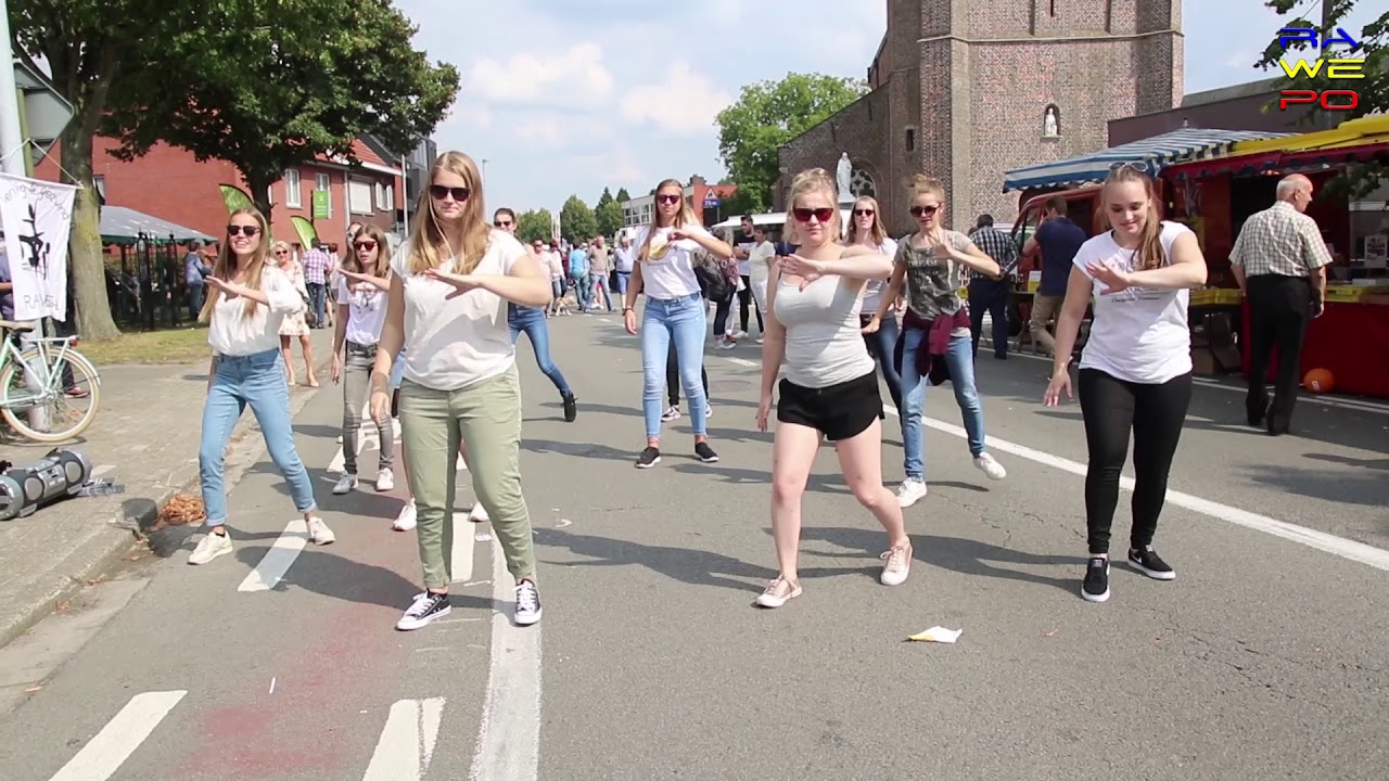 Flashmob Pierenjaarmarkt2017