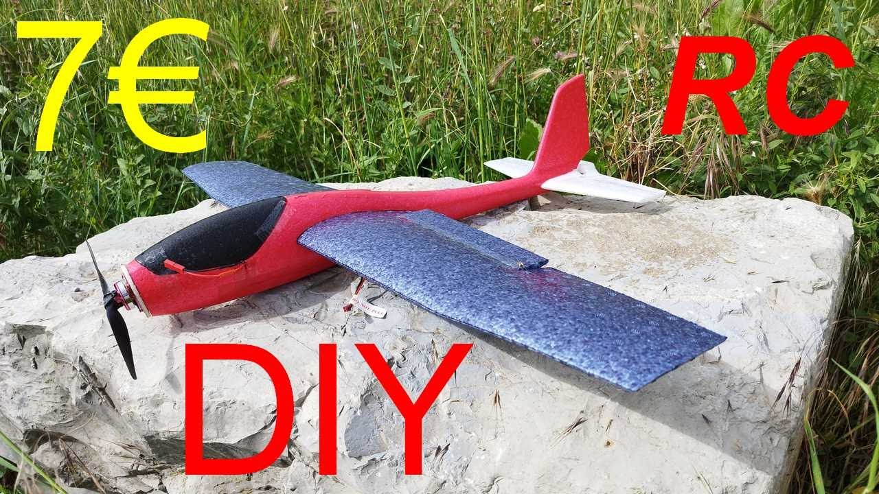 Et si on transformait un jouet en avion telecommandé en mousse démontable pour les vacances?
