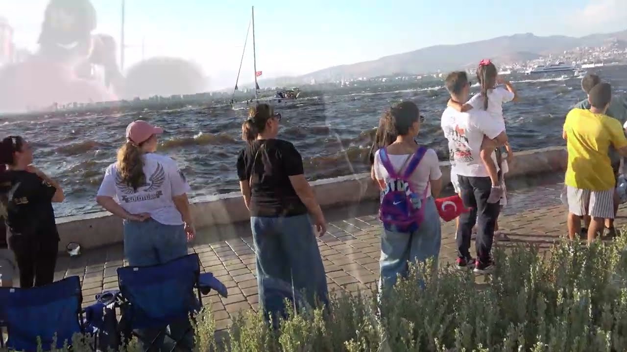 İzmir türk yıdızları Solo Türk 9 9 25