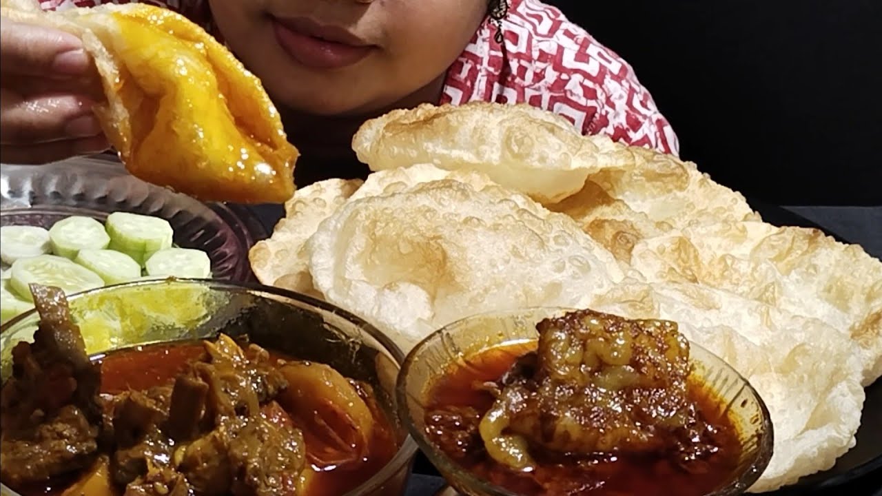 Eating Show... Luchi/Puri, Mutton er Lal Jhol With Oily Mutton Fat Curry||
