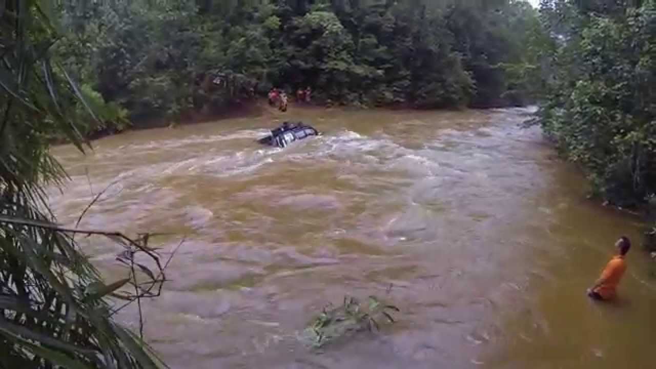 Borneo Safari 2014: Man Vs Nature