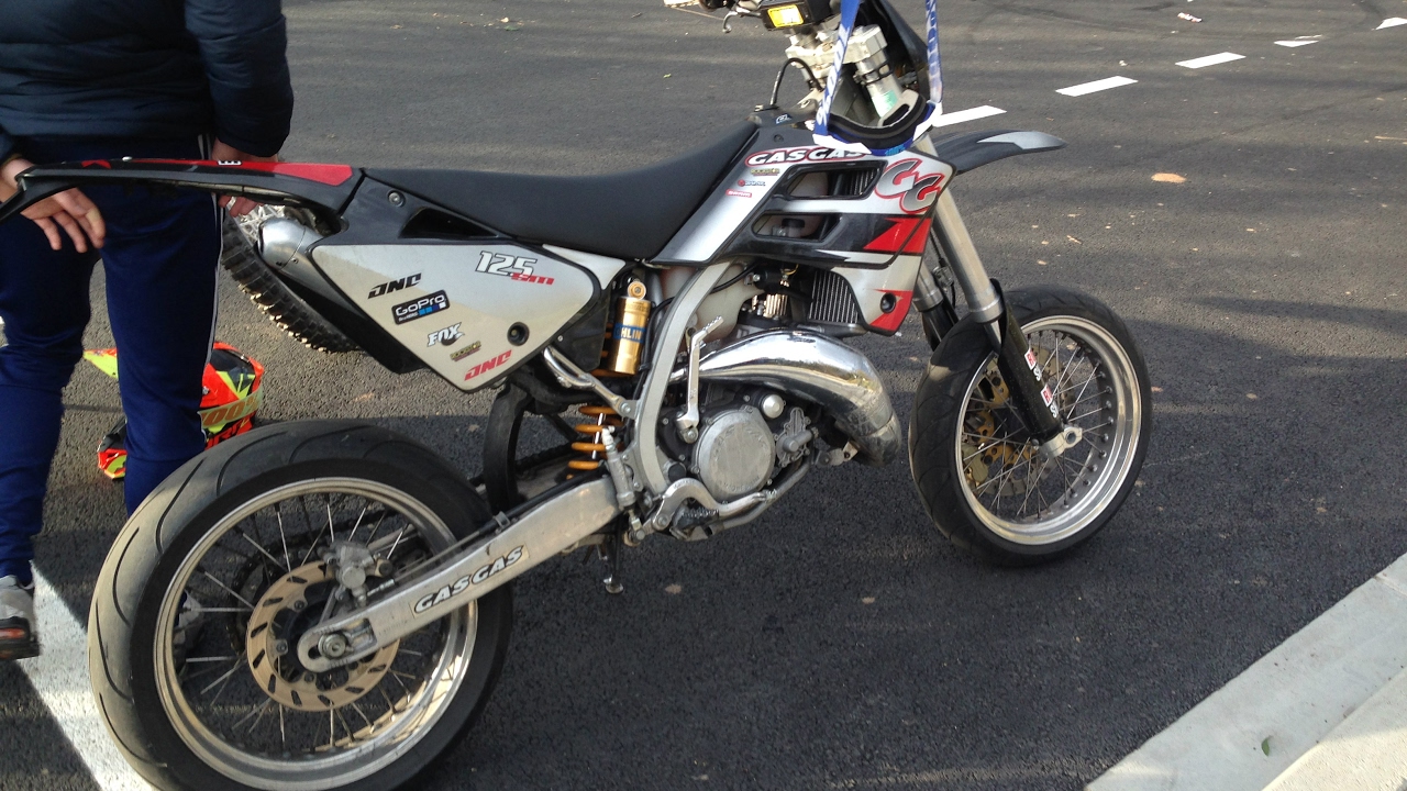 JE TESTE UNE 125 GAS GAS