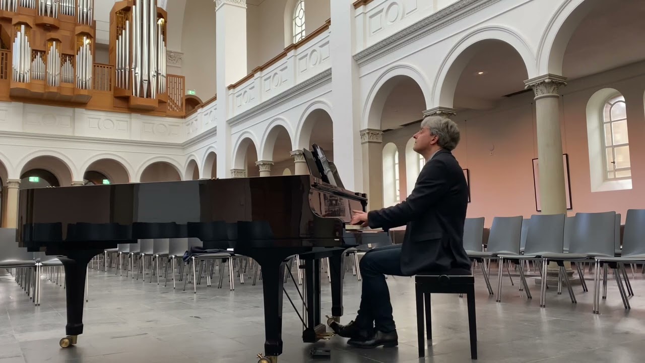 J.S. BACH Fugue en la mineur BWV 904 - Thierry Mechler, piano