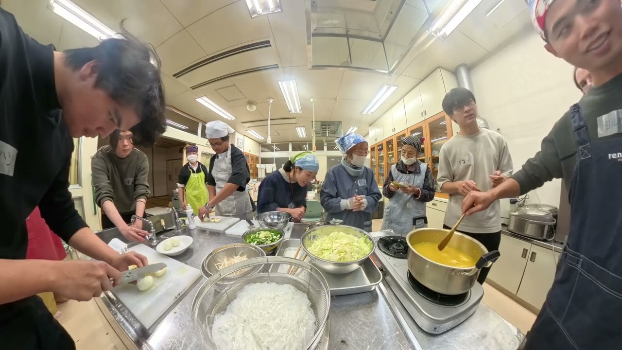 Masak SOTO bersama orang JEPANG, KOREA, dan AMERIKA?