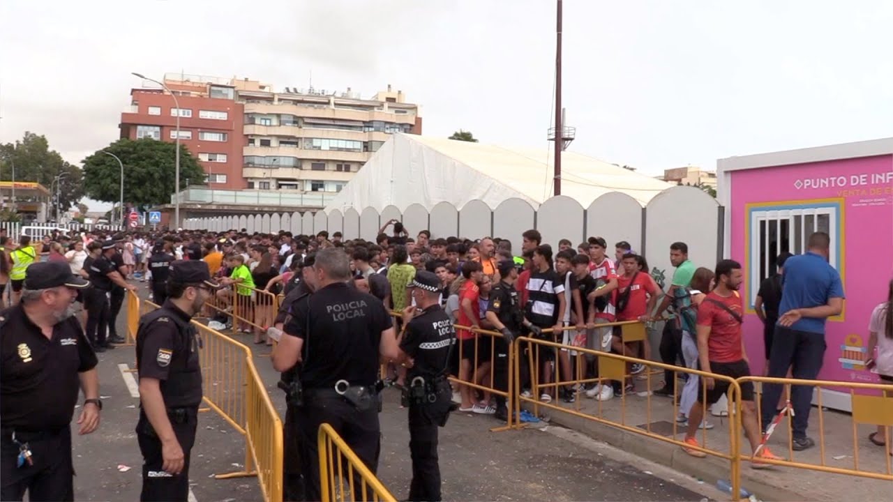 Caos absoluto en la venta de entradas para los conciertos de la Feria