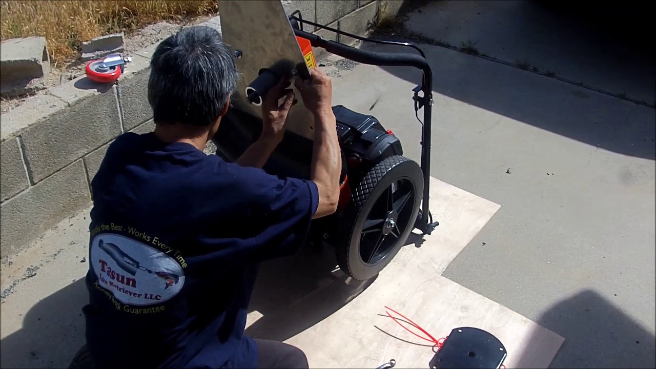 Echo Bear Cat HWX transformed into a three-wheeler by installing the AWAP