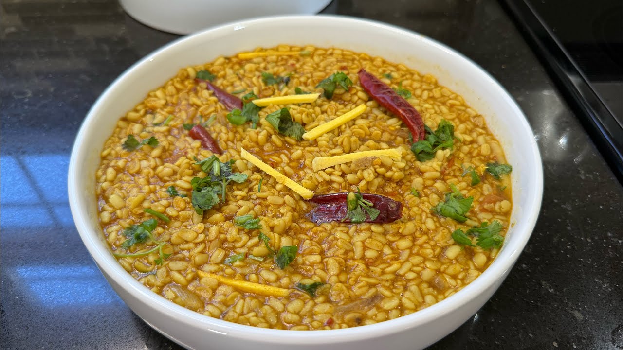 Maash Daal Recipe || Urad Daal ki recipe in urdu || Dhaba style maash daal by @ Abbys-kitchen 