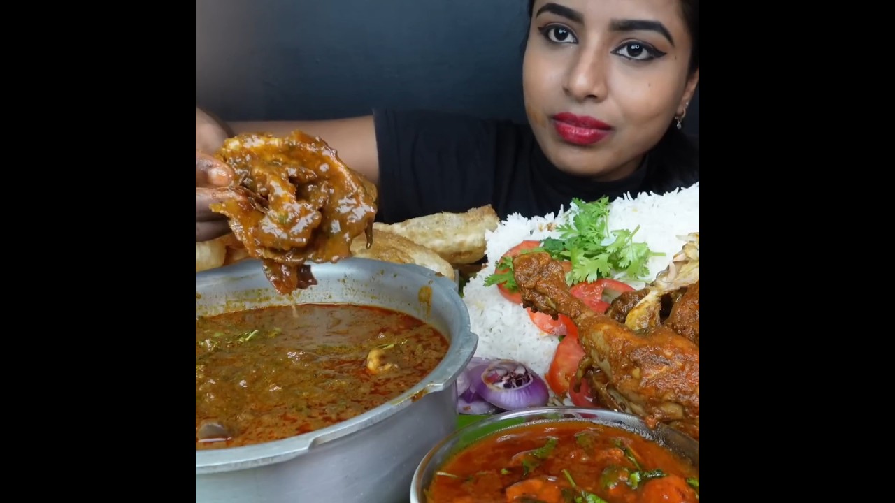 ASMR: EATING SPICY CHICKEN CURRY🔥 PURI/LUCHI || #shorts #mukbangn#asmreating #mukbangasmr #asmr