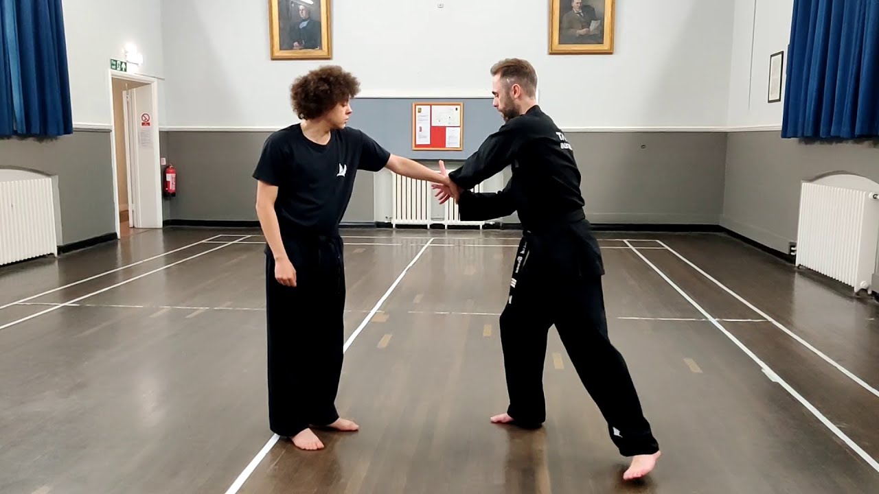 Basic Wrist Grab Defence | Taekwondo Self-Defence | Talon TKD