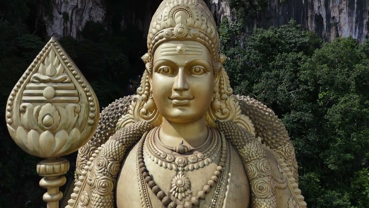 Batu Caves 4K: Serene Drone Views Over Malaysia&rsquo;s Sacred Site