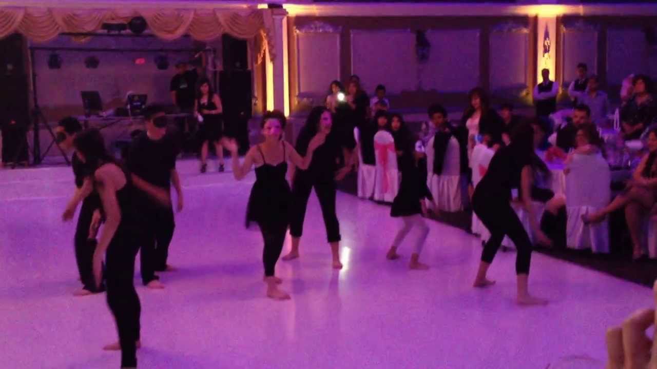 Selene Munoz' dramatic surprise dance