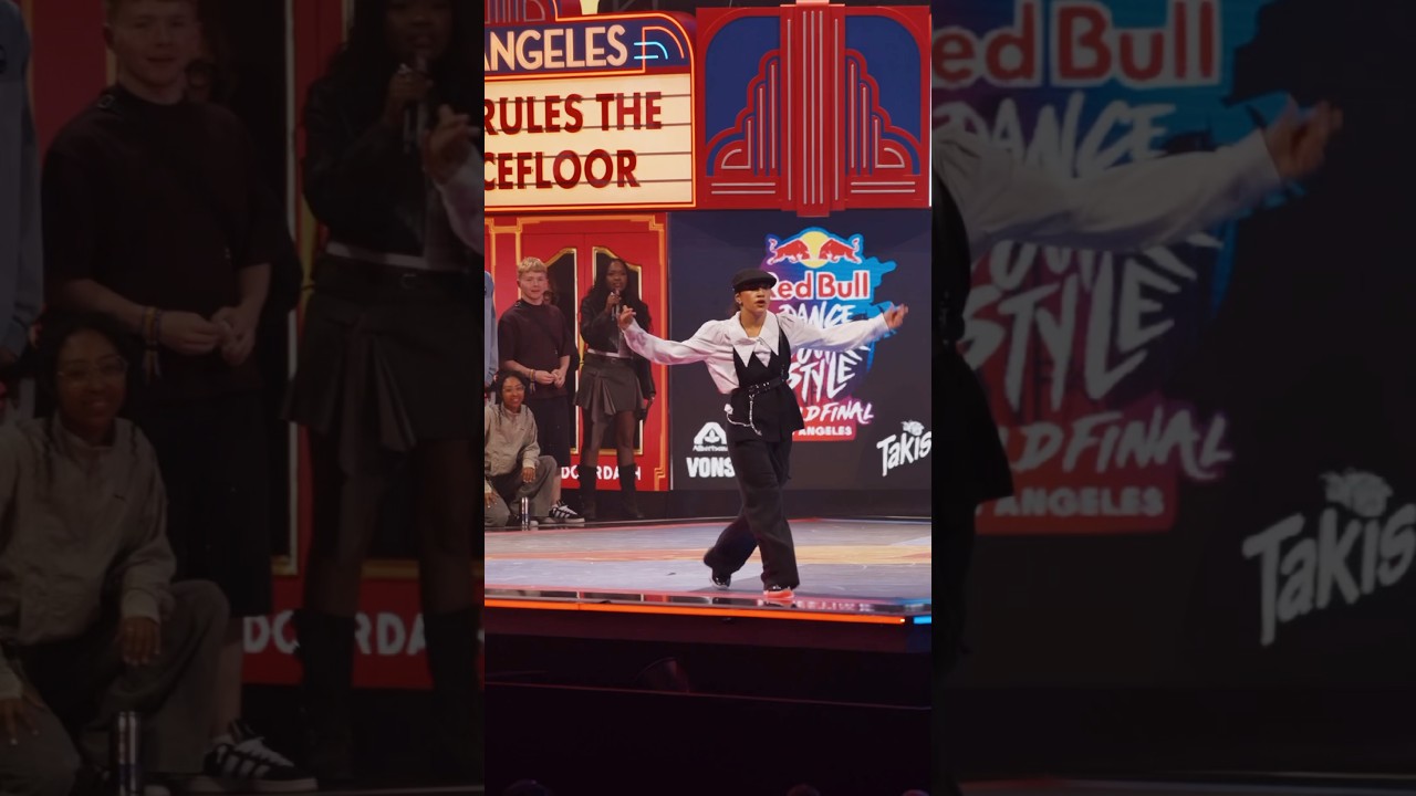 hit the moonwalk on 'em! 👟 Ja&iuml;ra Joy 🎤️ @JustinTimberlake #justintimberlake #dance #dancer