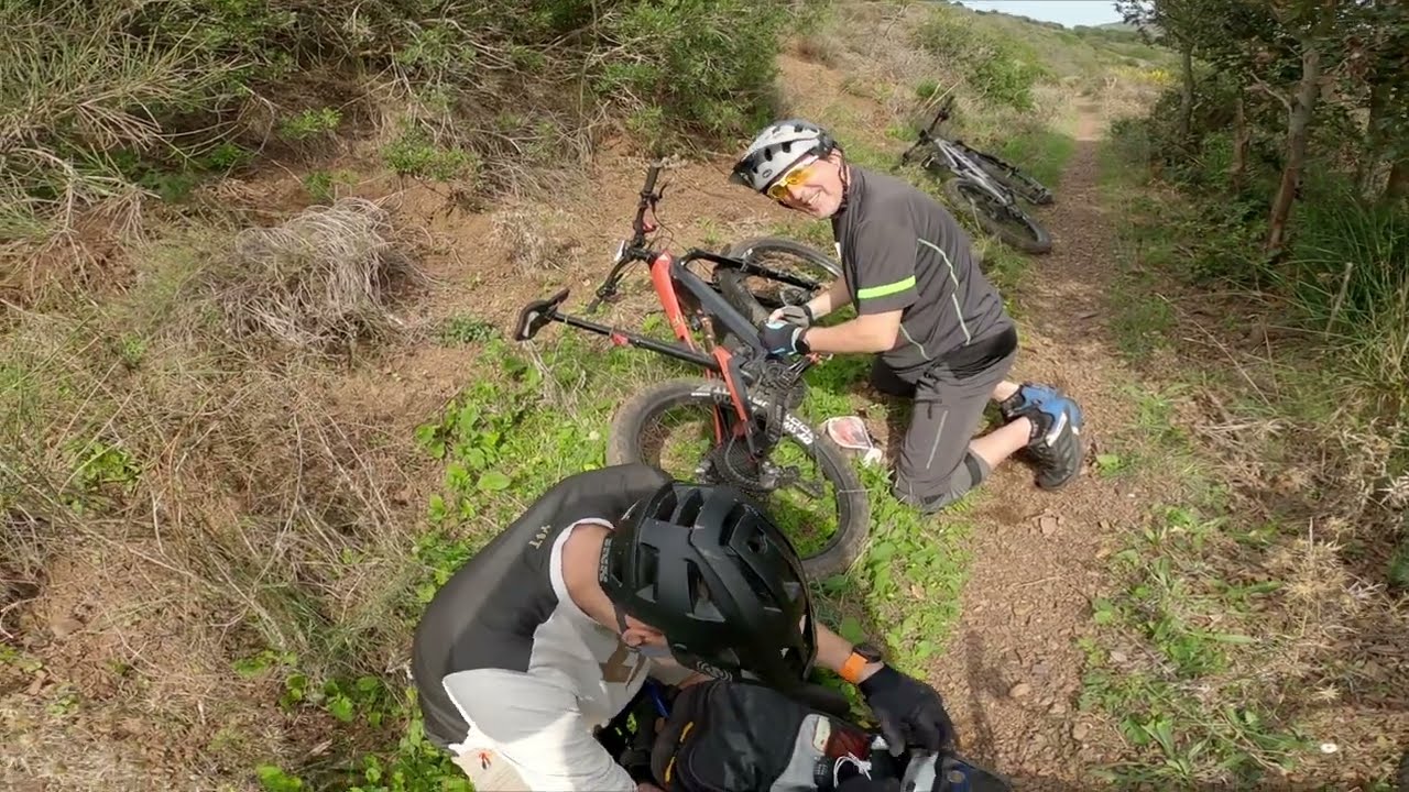Elba E Mtb : Cima del Monte  Buca del Bandito  Mezza Strega Specialized Turbo Levo #emtb #trails