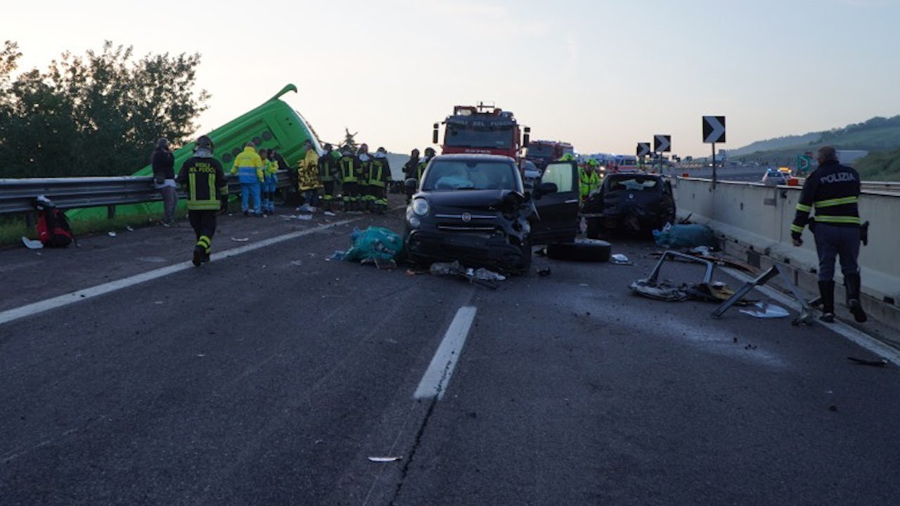 La strage sfiorata sull’A16 “poteva finire come Acqualonga”
