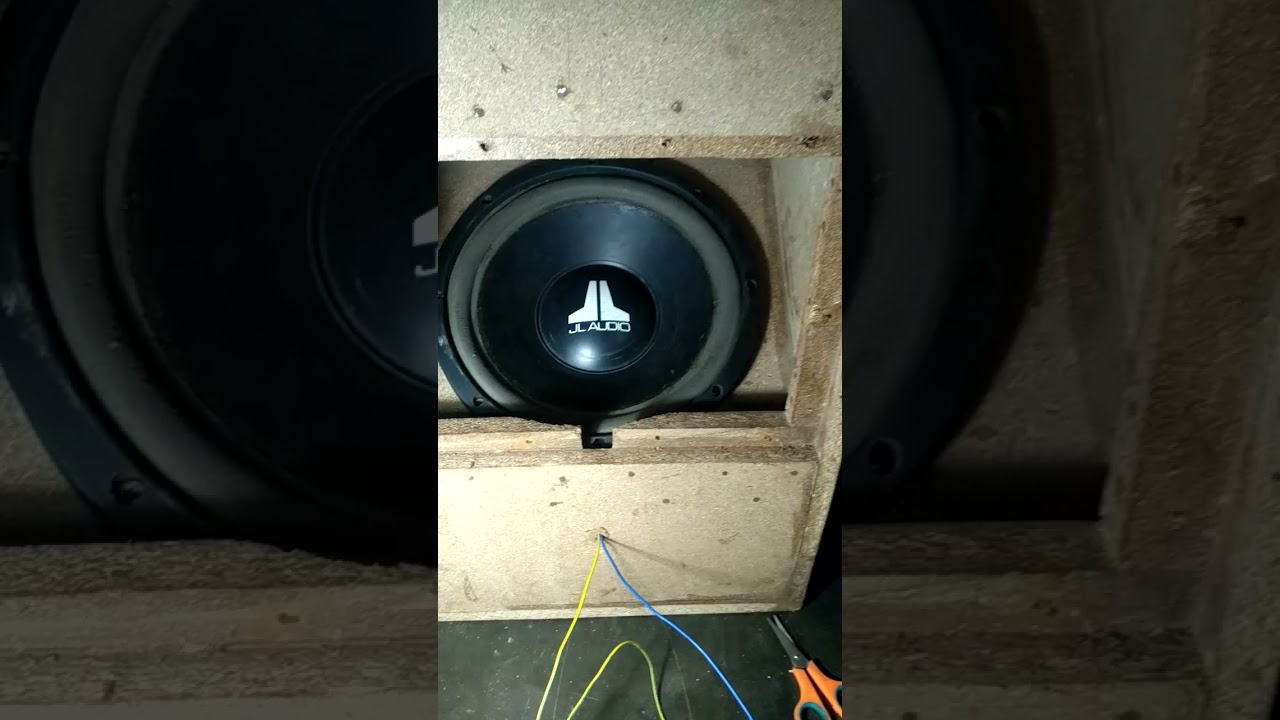 Speaker super subwoofer 12 inch jl audio 12w6v - expensive #shorts
