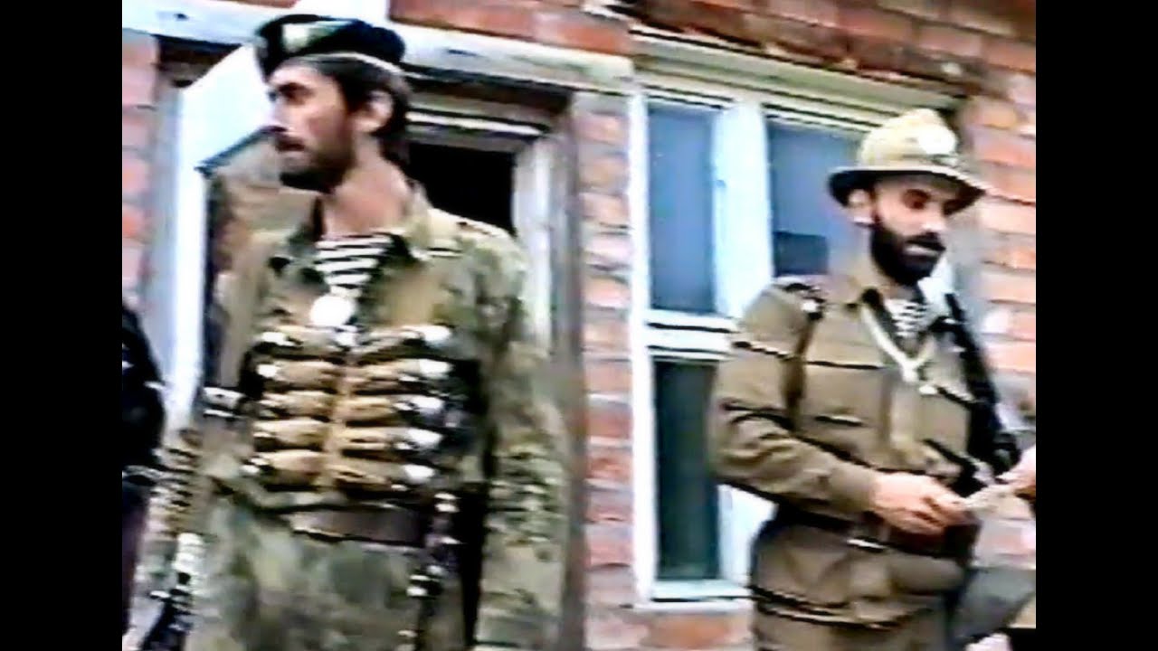 Чечня.Беной. В гостях у Хамбиева Умара.21 июль 1995 год.Фильм Саид-Селима .