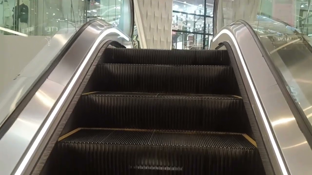 (Another) 2x Schindler escalator at Future park Rangsit Pathum Thani, Thailand.