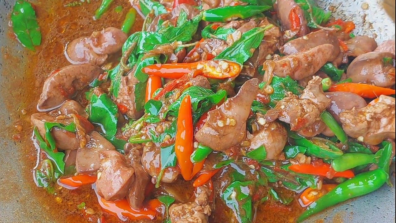 ผัดกระเพราเครื่องในไก่ เมนูง่ายๆ อร่อยจัดจ้าน เห็นแล้วหิวข้าวเลย