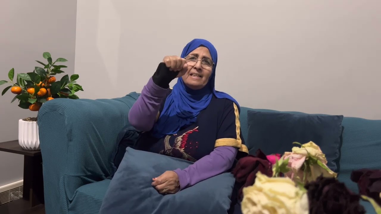 فجعة بكتني وهي بيدها فرحتني