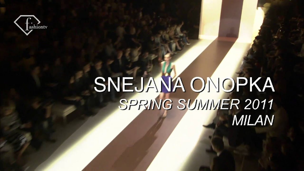 fashiontv | FTV.com - YULIA KHARLAPANOVA + SNEJANA ONOPKA MODELS W S/S  2011