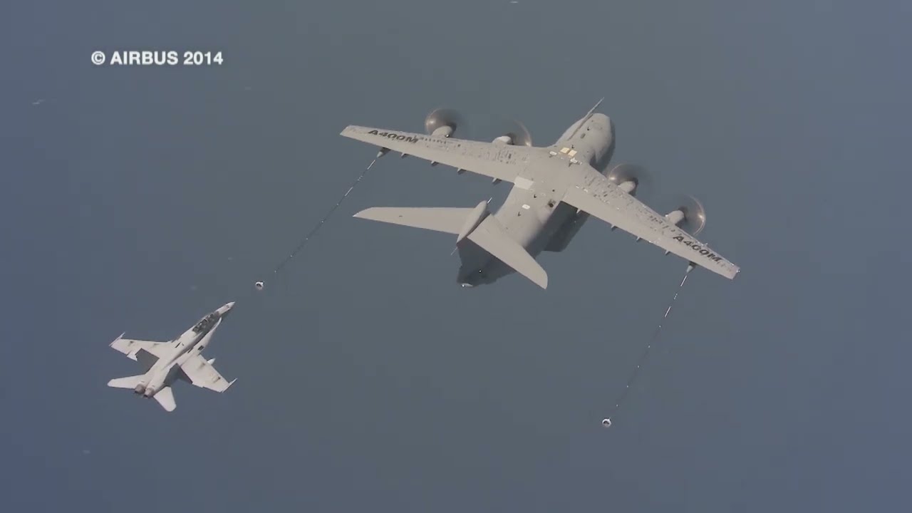Rifornimento aereo militare in volo | A400M per F/A-18 Hornet