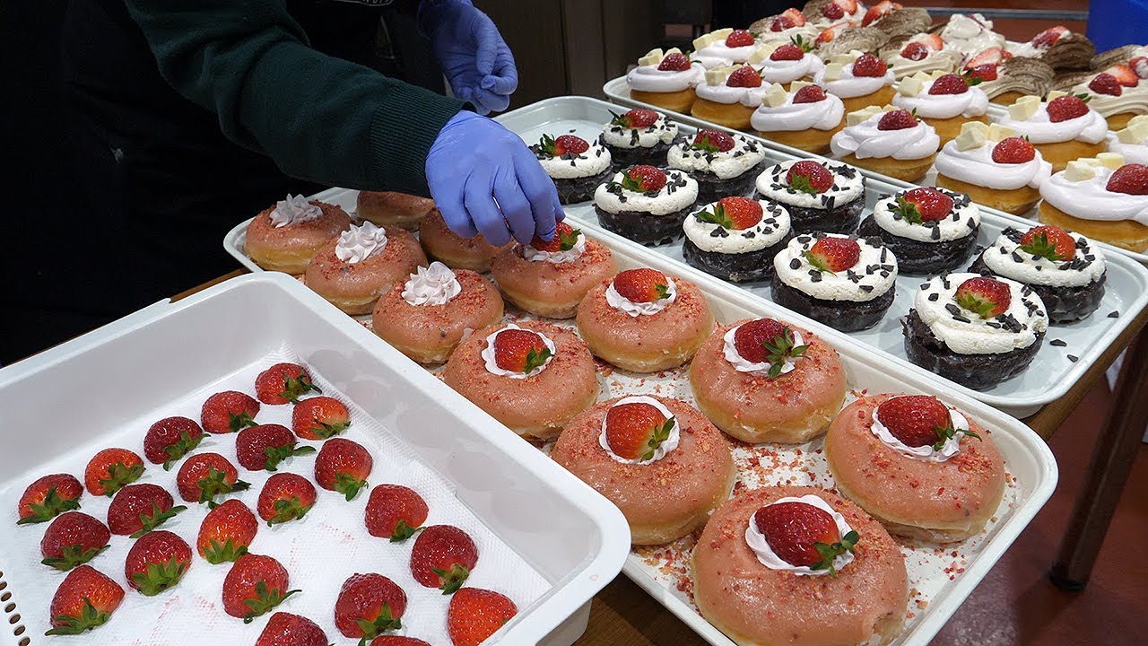 prawdziwy truskawkowy pączek krispy kreme - koreański street food