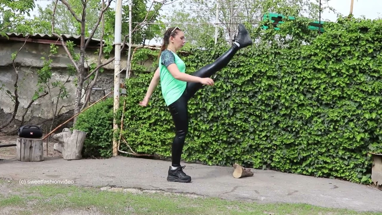 &ldquo;Sports-Time&rdquo;: Masha in chunky Sneaker and Leggings, making exercises outdoor&hellip; - #002